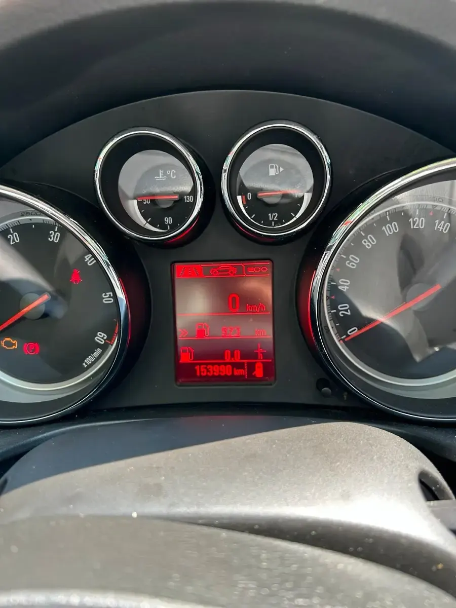 Gebraucht Opel Insignia Sport 194 PS (142 kW) 2013 Weiß Kombi