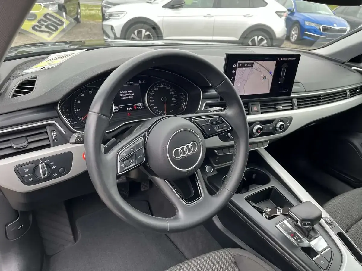 Gebraucht Audi A4 150 PS (110 kW) 2022 Mythosschwarz metallic Kombi