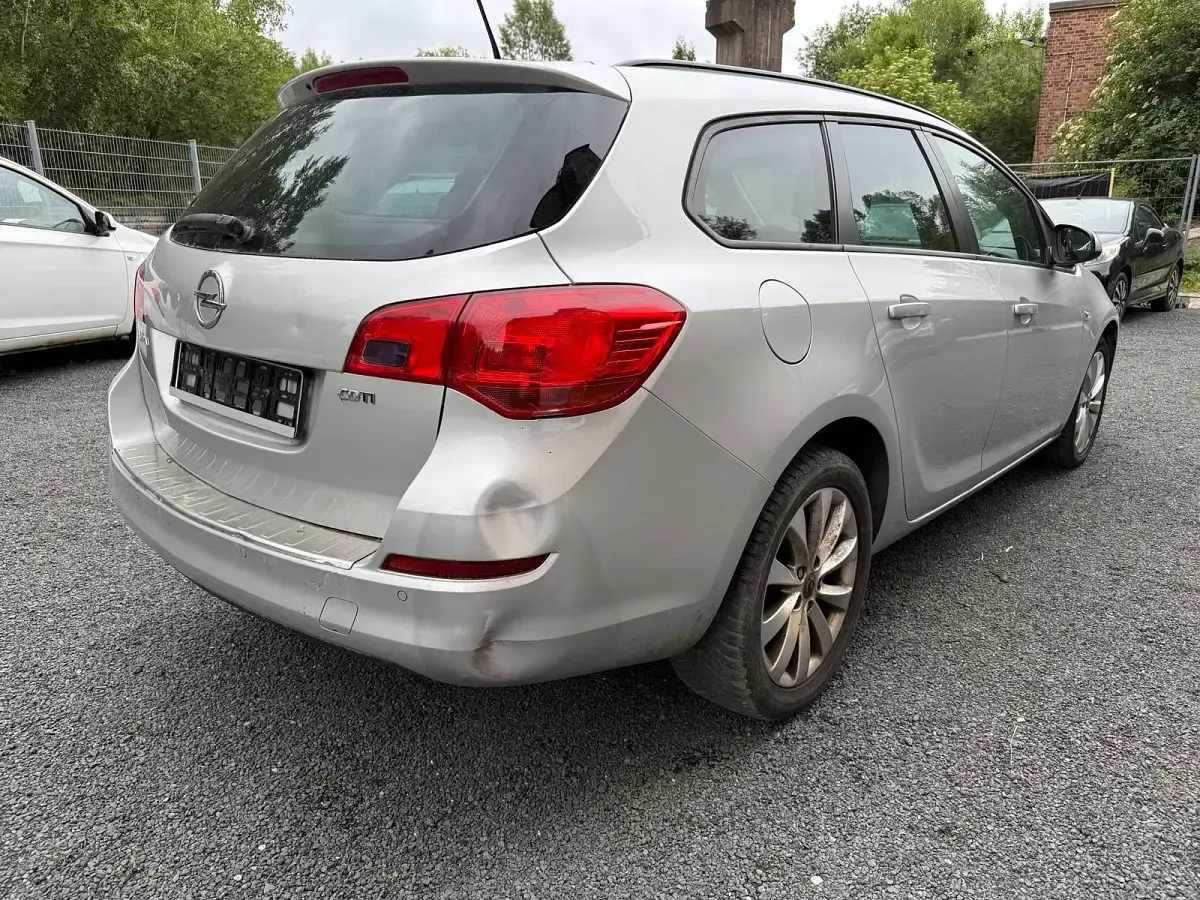 Gebraucht Opel Astra 131 PS (96 kW) 2012 Kombi