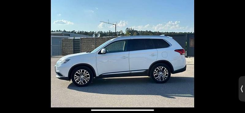 Gebraucht Mitsubishi Outlander Edition 150 PS (110 kW) 2017 Weiß SUV