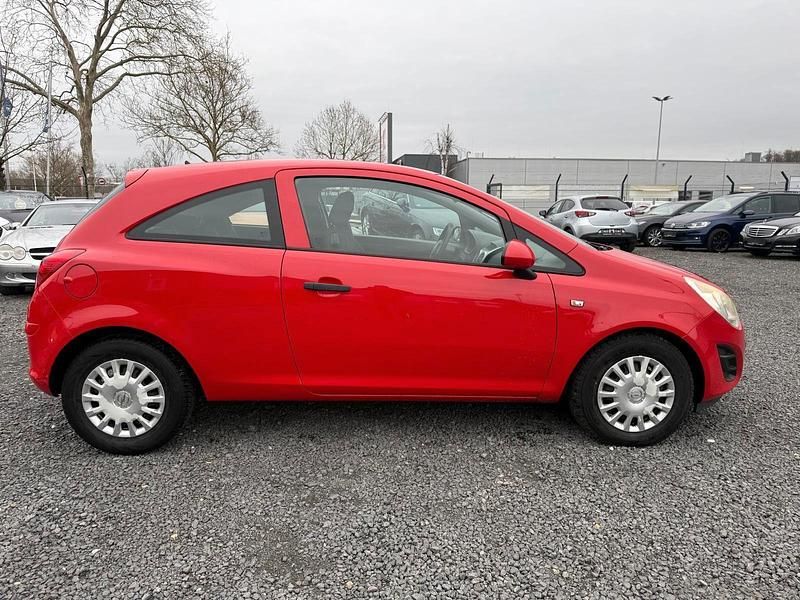 Gebraucht Opel Corsa Selection 69 PS (50 kW) 2012 Magma rot (b) Kleinwagen