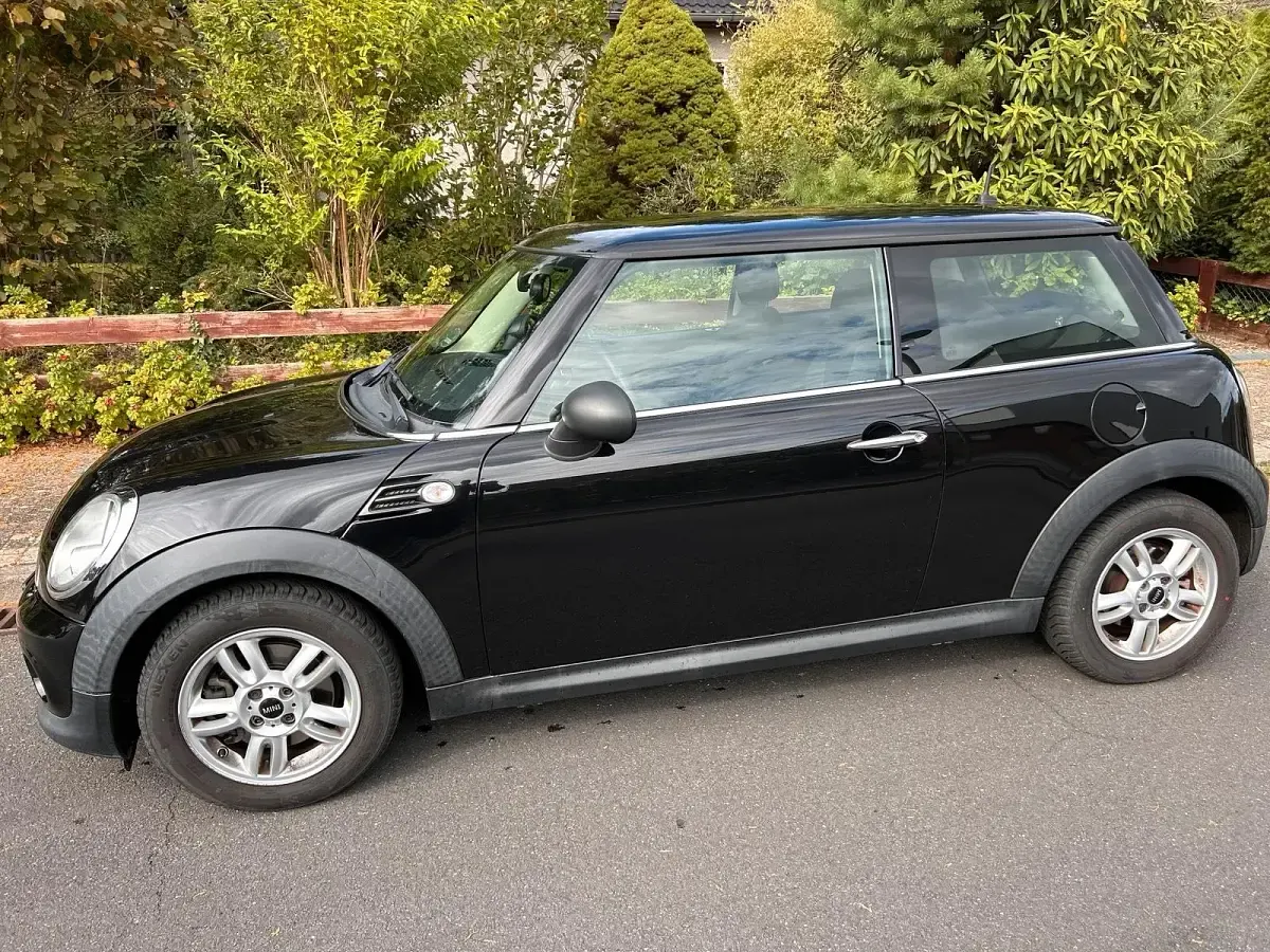 Gebraucht Mini ONE 75 PS (55 kW) 2012 Schwarz Kleinwagen