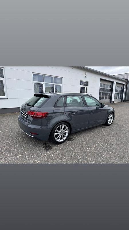 Gebraucht Audi A3 Sport 150 PS (110 kW) 2018 Grau Limousine