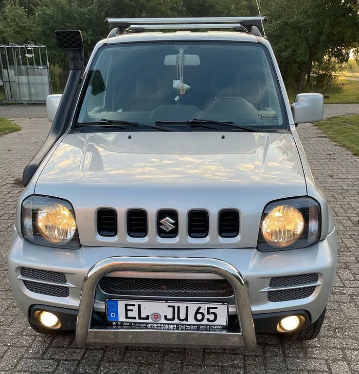 Silber Gebraucht 2009 Suzuki Jimny SUV | 7.999 € (Guter Preis) - Bild 1/4