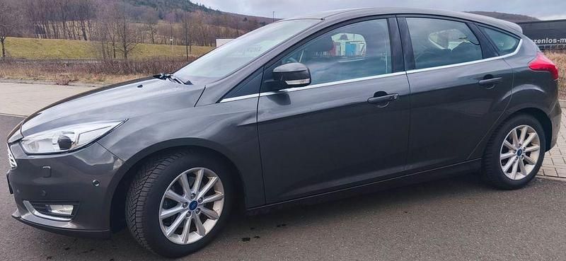 Gebraucht Ford Focus Titanium 150 PS (110 kW) 2016 Grau Limousine