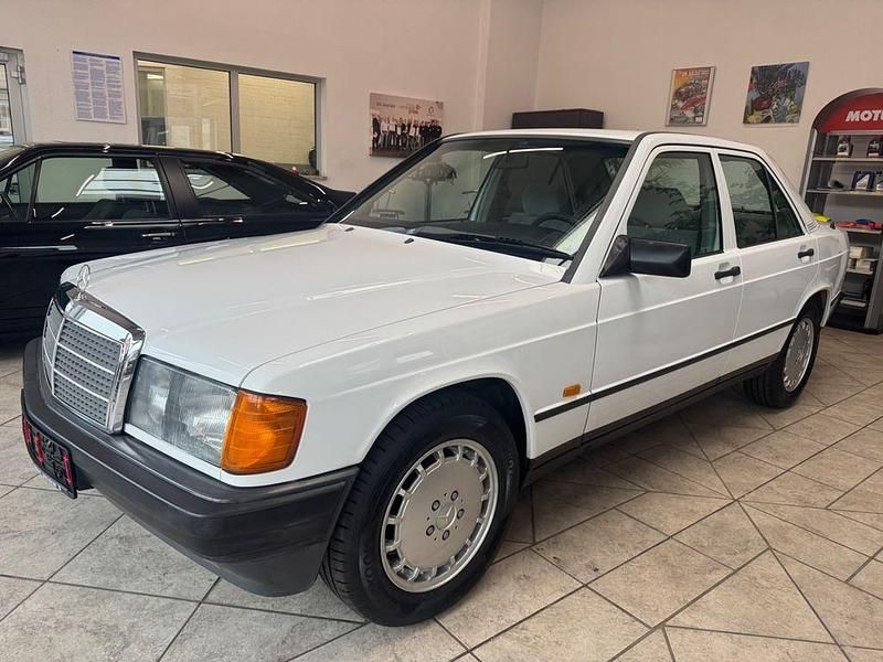 Gebraucht Mercedes 190 166 PS (122 kW) 1987 Weiß Limousine