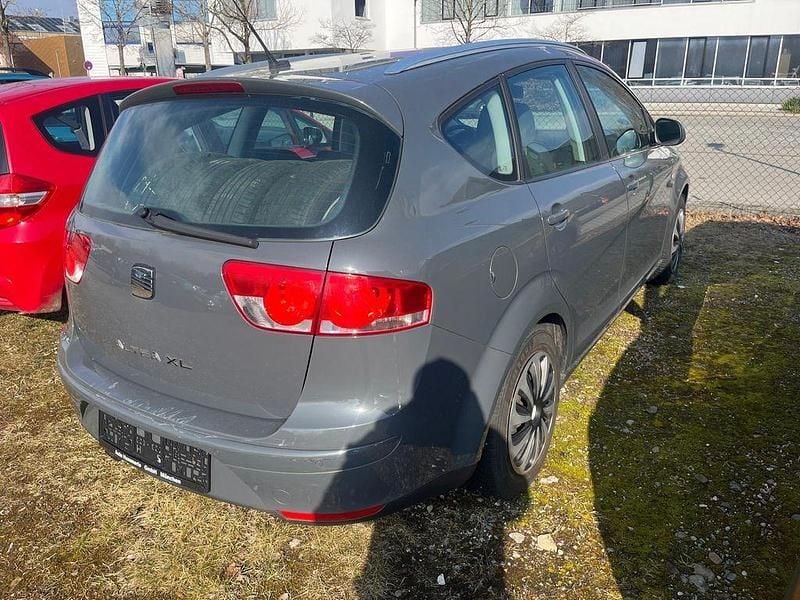 Gebraucht Seat Altea Style 125 PS (91 kW) 2010 Grau Van / Kleinbus