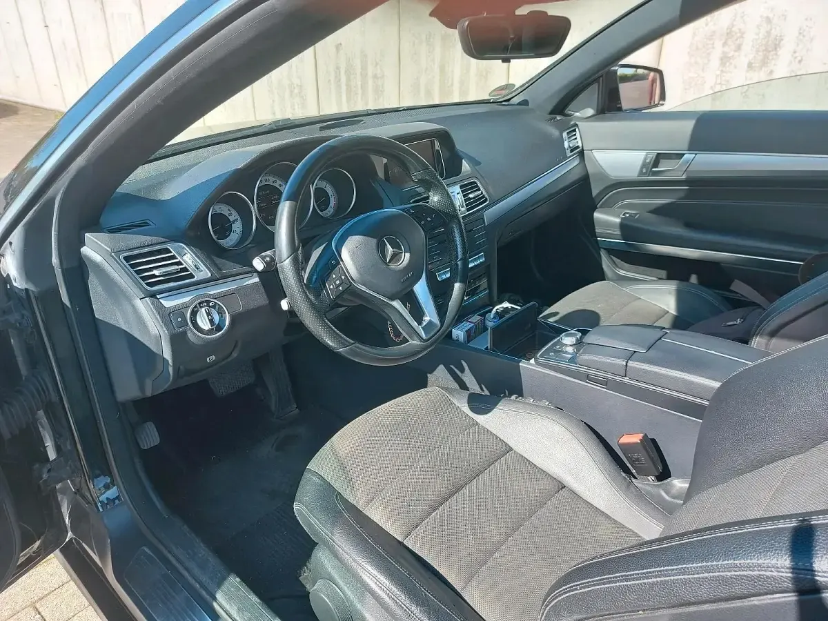 Usata Mercedes E350 252 CV (185 kW) 2016 Nero Cabrio