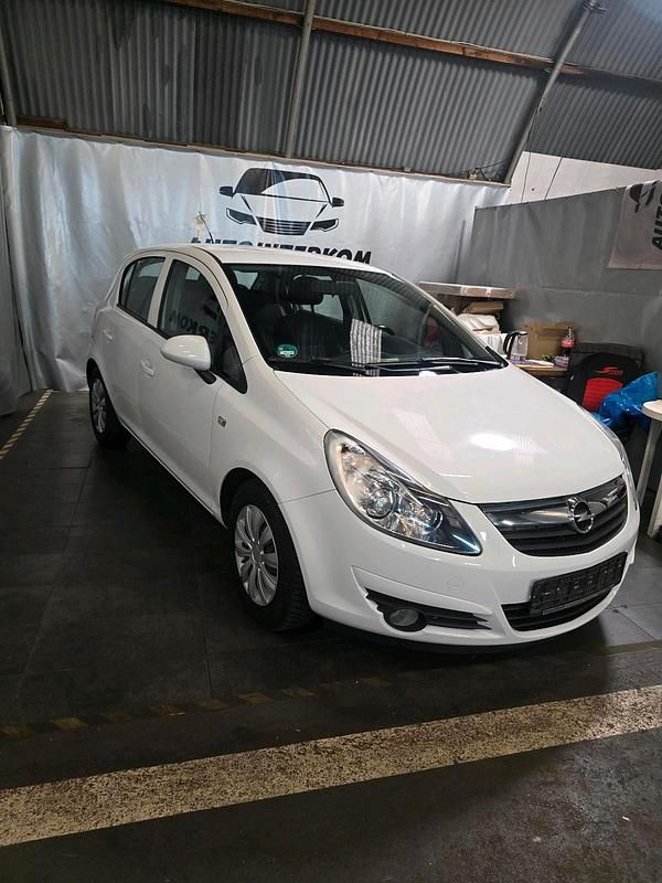 Gebraucht Opel Corsa 80 PS (58 kW) 2009 Weiß Kleinwagen
