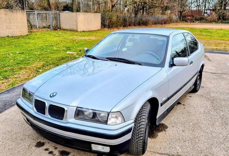 Silber Gebraucht 1998 BMW 316 Limousine | 3.300 € (Fairer Preis) - Bild 1/4