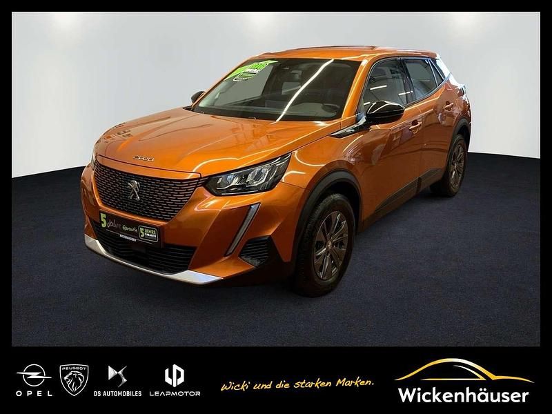 Gebraucht Peugeot e-2008 Active 100 kW (136 PS) 2022 Orange fusion (metallic) SUV
