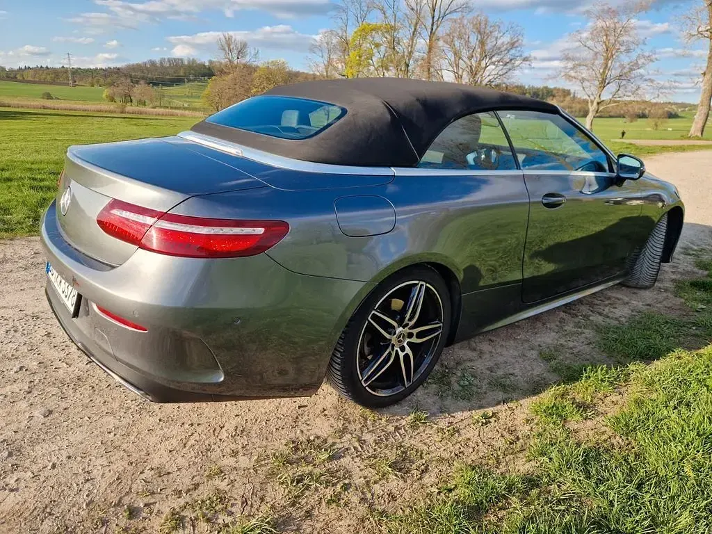 Gebraucht Mercedes E200 AMG 184 PS (135 kW) 2018 Grau Cabrio