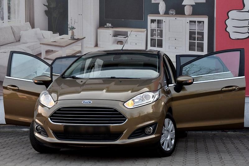Gebraucht Ford Fiesta 101 PS (74 kW) 2014 Gold Kleinwagen