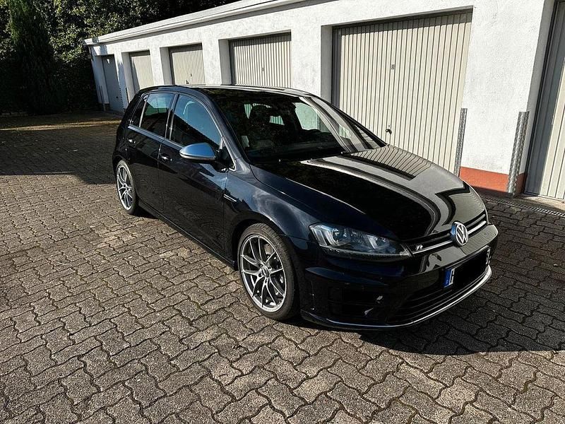 Schwarz Gebraucht 2014 VW Golf VII R Limousine | 19.500 € (Etwas zu teuer) - Bild 1/4