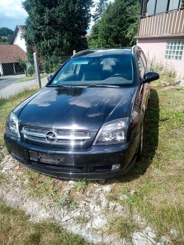 Rot Gebraucht 2004 Opel Vectra Cosmo Kombi | 1.100 € (Guter Preis) - Bild 1/4
