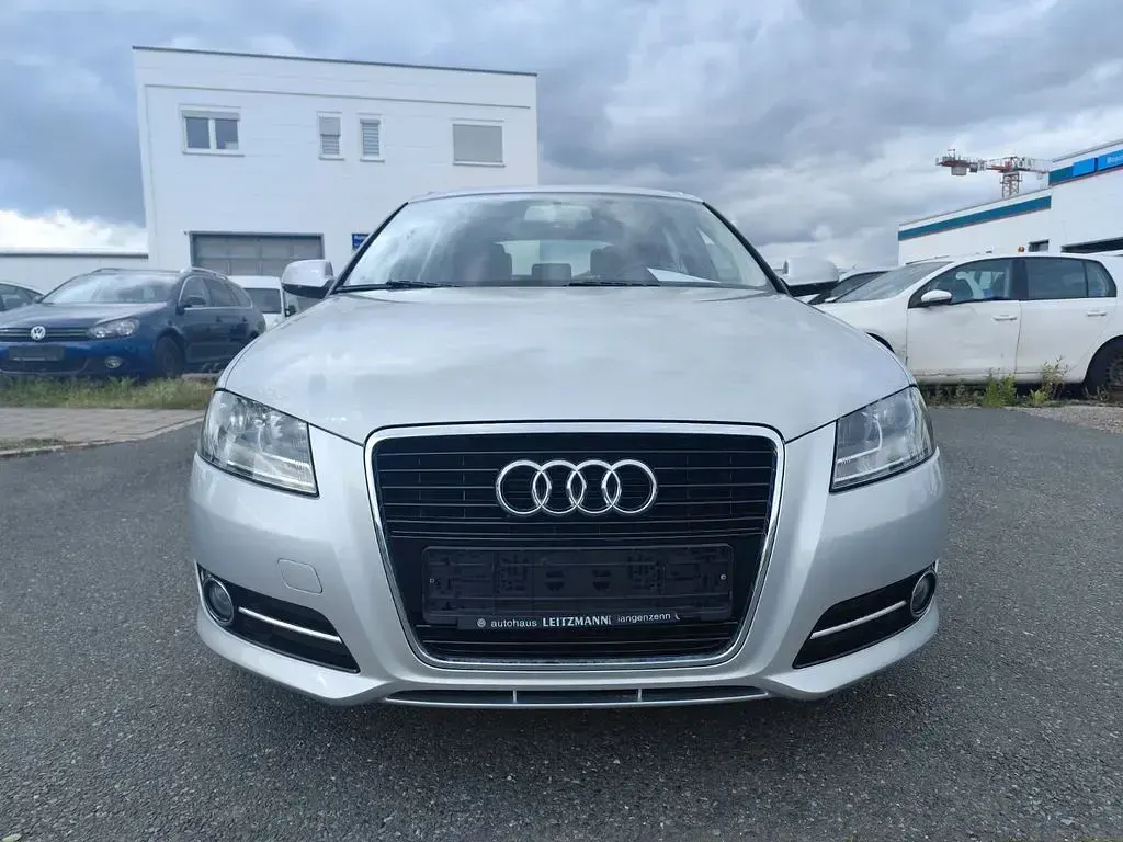 Używany Audi A3 Attraction 125 KM (91 kW) 2013 Srebrny Sedan/Limuzyna
