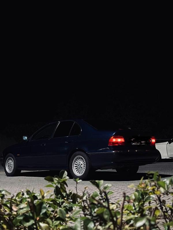 Gebraucht BMW 523 170 PS (125 kW) 1998 Blau Limousine