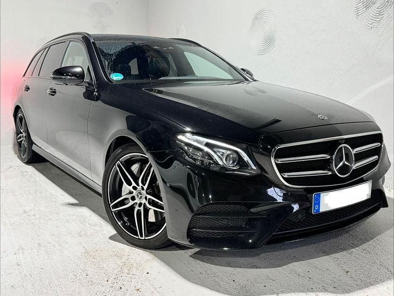Schwarz Gebraucht 2018 Mercedes E400 AMG line Kombi | 35.990 € (Teuer) - Bild 1/4