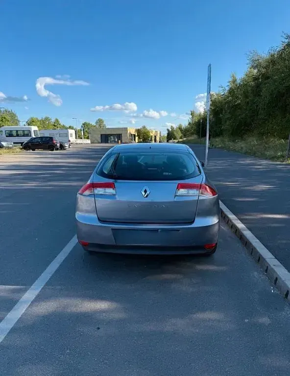 Gebraucht Renault Laguna III Dynamique 140 PS (102 kW) 2008 Blau Limousine