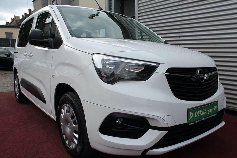 Weiß Gebraucht 2022 Opel Combo Life Edition Van / Kleinbus | 15.979 € (Guter Preis) - Bild 1/4