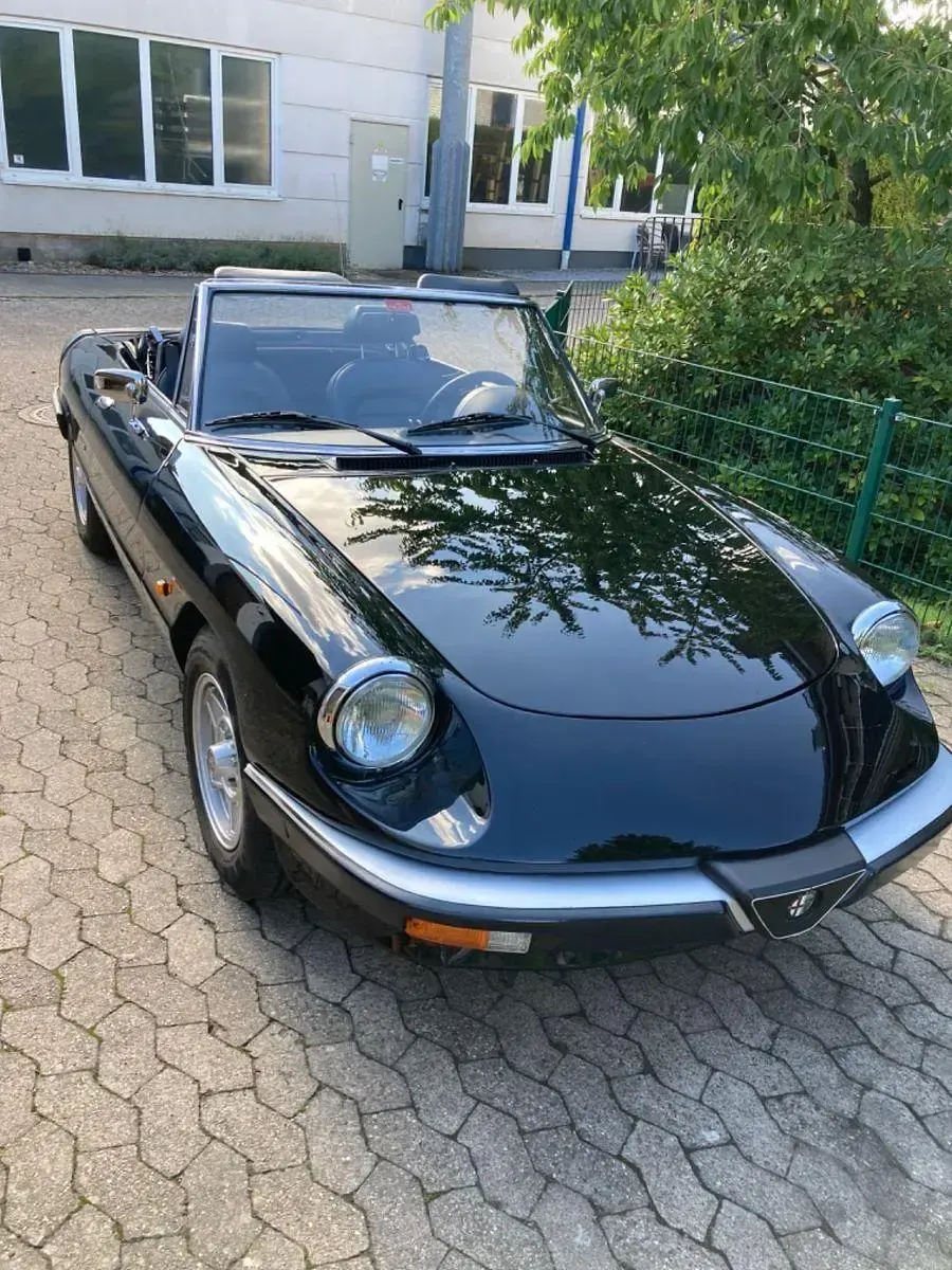 Gebraucht Alfa Romeo Spider 106 PS (77 kW) 1988 Schwarz Cabrio