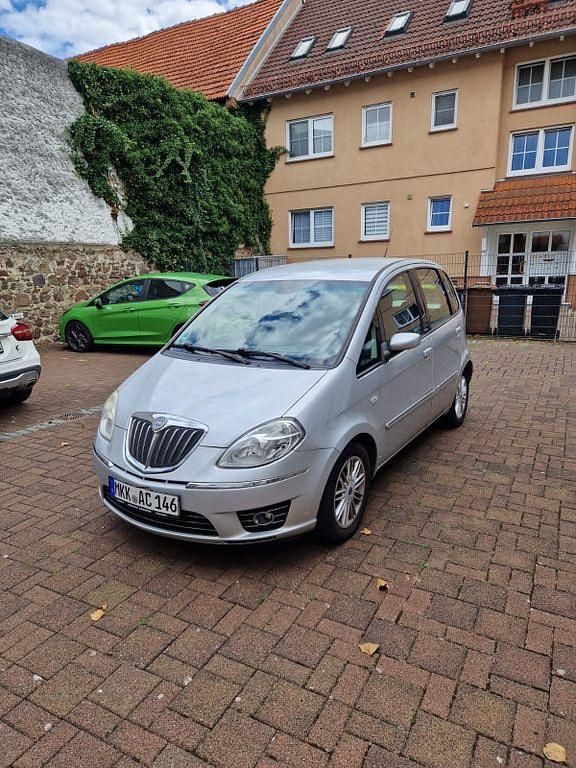 Gebraucht Lancia Musa 95 PS (69 kW) 2007 Silber Van / Kleinbus