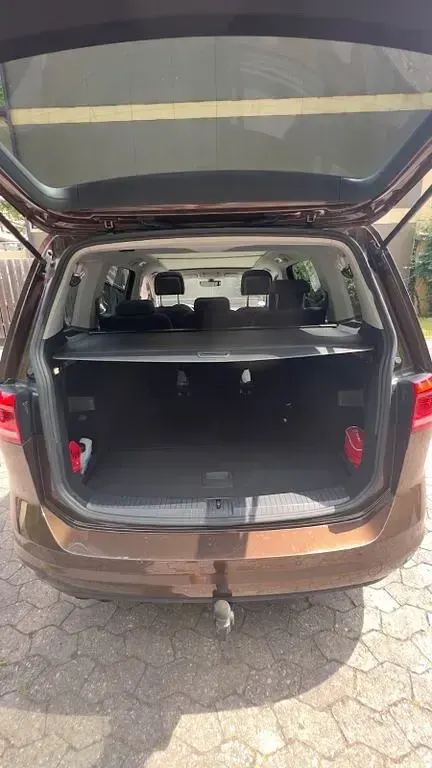 Gebraucht VW Touran Highline 150 PS (110 kW) 2015 Braun Van / Kleinbus