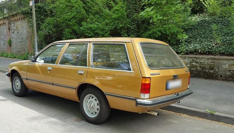 Brugt Opel Rekord 60 HK (44 kW) 1978 Guld Stationcar