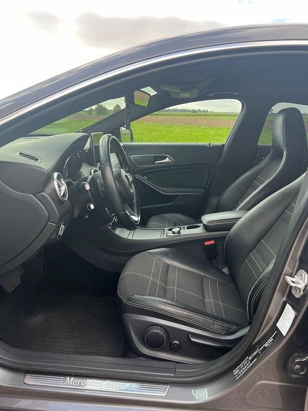 Gebraucht Mercedes CLA220 Shooting Brake Urban 177 PS (130 kW) 2015 Grau Kombi