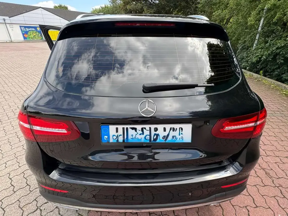 Gebraucht Mercedes GLC250 AMG line 204 PS (150 kW) 2019 Schwarz SUV