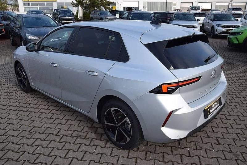 Neu Opel Astra Edition 110 PS (80 kW) 2025 Silber Limousine