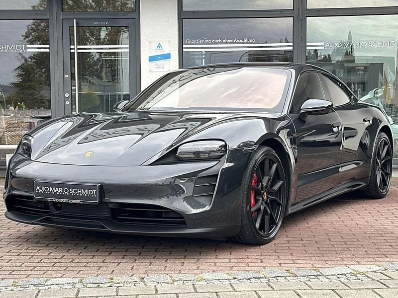 Schwarz basaltschwarz (metallic) Gebraucht 2022 Porsche Taycan GTS Limousine | 76.950 € (Fairer Preis) - Bild 1/4