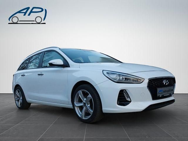 Gebraucht Hyundai i30 Comfort 110 PS (80 kW) 2017 Weiß Kombi