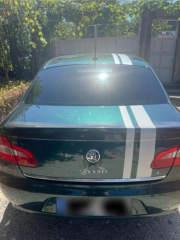 Gebraucht Skoda Superb 170 PS (125 kW) 2009 Grün Limousine