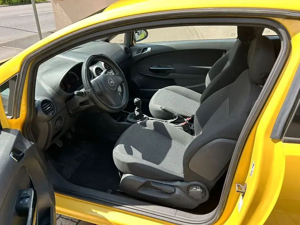 Gebraucht Opel Corsa 60 PS (44 kW) 2009 Gelb Kleinwagen