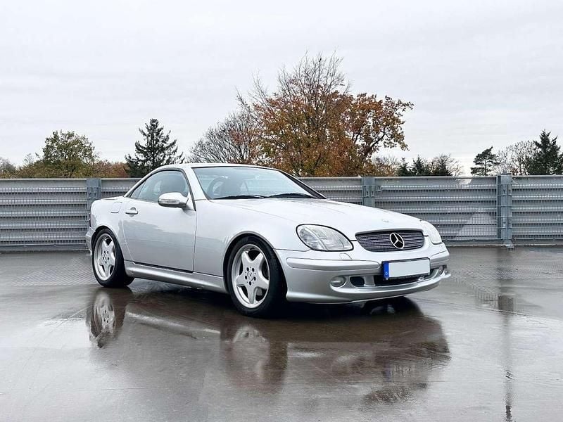 Gebraucht Mercedes SLK320 218 PS (160 kW) 2001 Silber Cabrio