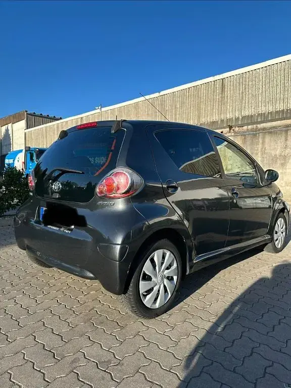 Gebraucht Toyota Aygo Cool 68 PS (50 kW) 2013 Grau Kleinwagen