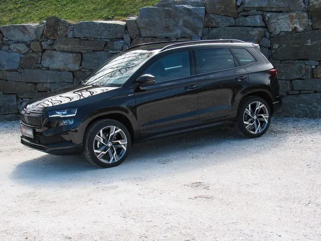 Neu Skoda Karoq SportLine 190 PS (139 kW) 2026 Schwarz SUV