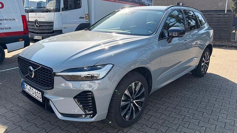 Gebraucht Volvo XC60 Plus 197 PS (144 kW) 2024 Grau SUV