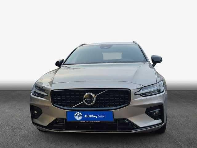 Gebraucht Volvo V60 145 PS (106 kW) 2025 Kombi