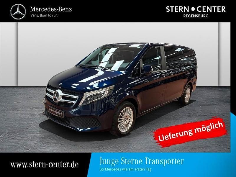 Blau Gebraucht 2022 Mercedes V220 Van / Kleinbus | 45.899 € (Fairer Preis) - Bild 1/4