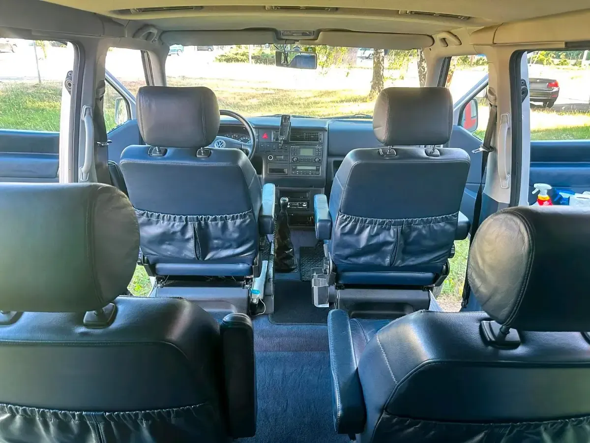 Gebraucht VW Caravelle 180 PS (132 kW) 2000 Silber Van / Kleinbus