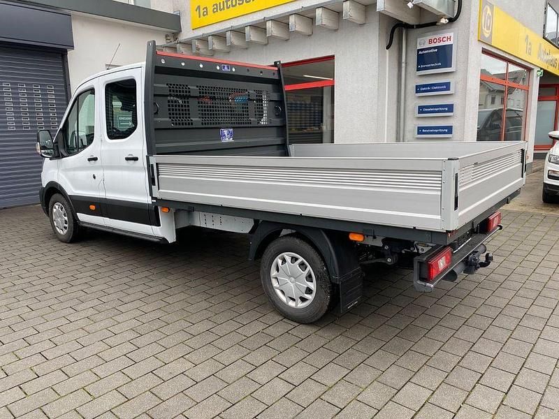 Gebraucht Ford Transit Trend 170 PS (125 kW) 2024 Weiß Van / Kleinbus