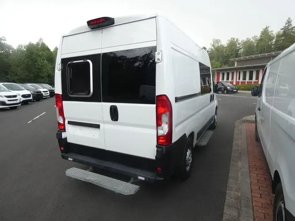 Gebraucht Peugeot Boxer Premium 140 PS (102 kW) 2021 Weiß Van