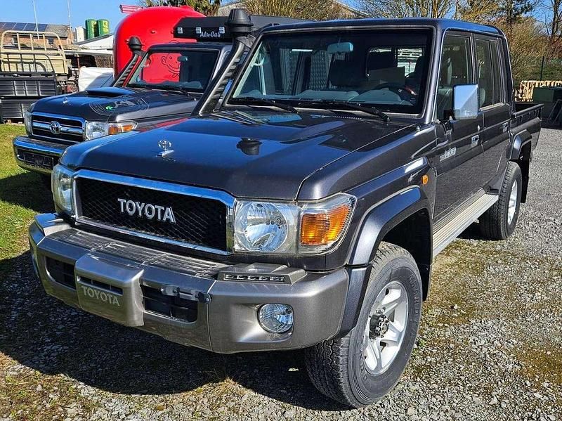 Grau Neu 2025 Toyota Land Cruiser Limited SUV | 68.425 € (Superpreis) - Bild 1/4