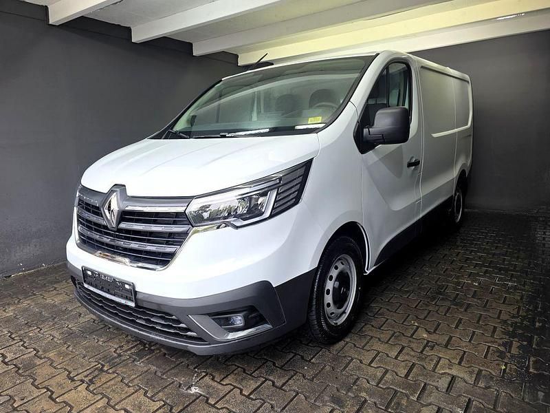 Weiß Gebraucht 2023 Renault Trafic Van / Kleinbus | 20.990 € (Guter Preis) - Bild 1/4