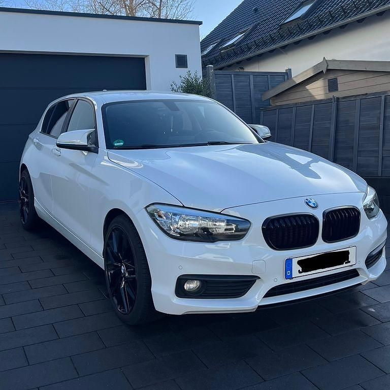 Weiß Gebraucht 2015 BMW 118 Advantage Kleinwagen | 10.900 € (Etwas zu teuer) - Bild 1/4