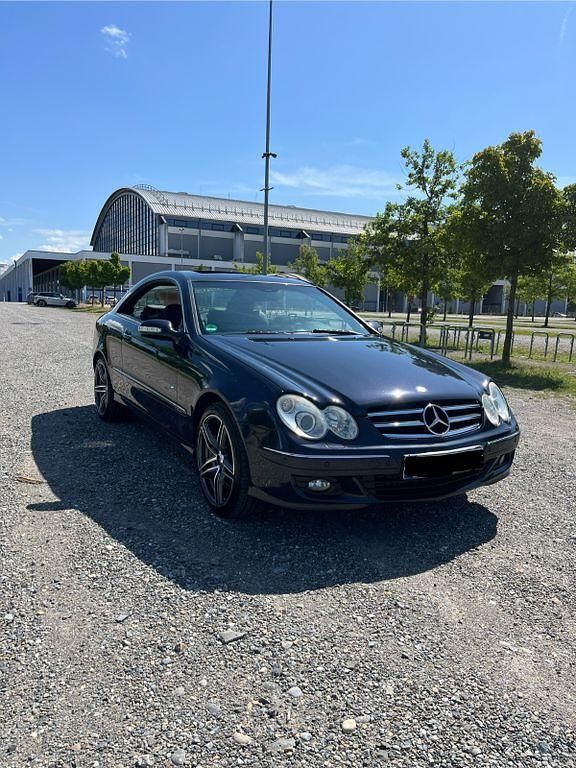 Blau Gebraucht 2008 Mercedes CLK320 Avantgarde Coupé | 8.000 € (Fairer Preis) - Bild 1/4