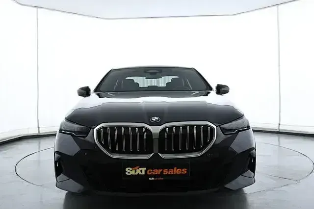 Gebraucht BMW 520 M Sport 208 PS (152 kW) 2025 Schwarz Limousine