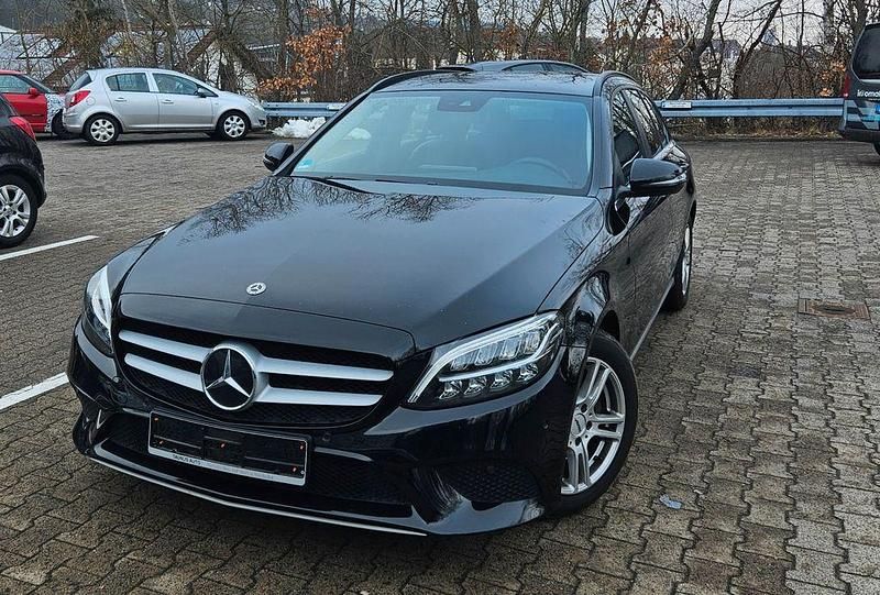 Gebraucht Mercedes C220 194 PS (142 kW) 2019 Schwarz Kombi